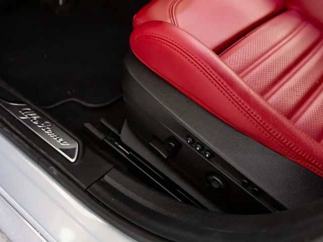 Alfa Romeo Giulia AT8 AWD Q4 Veloce