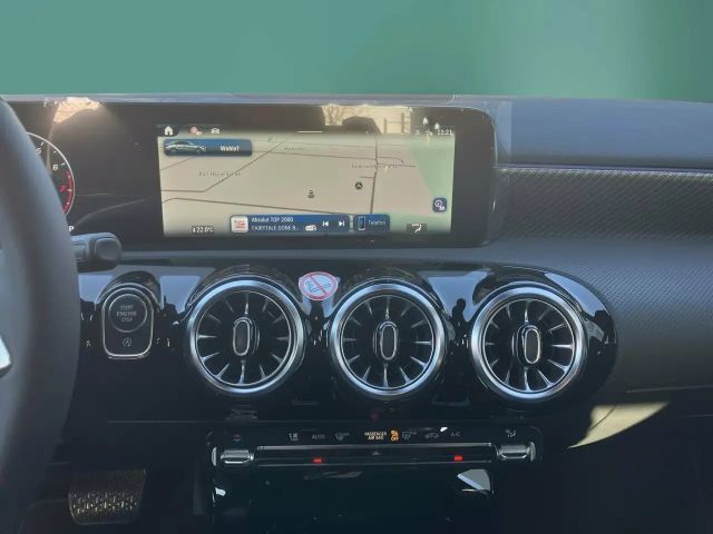 Mercedes-Benz A 200 Progressive