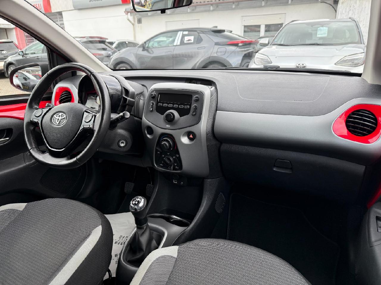 Toyota Aygo 5-deurs Play X-play