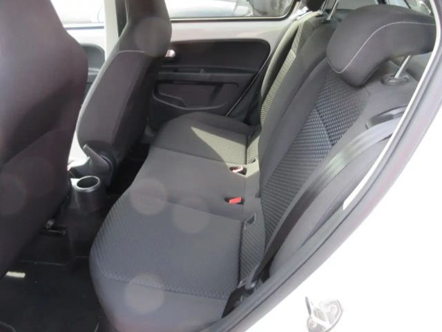 Volkswagen up! Active