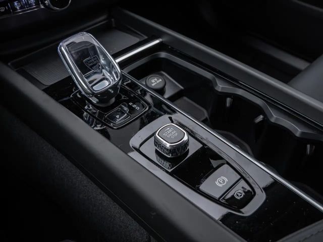 Volvo XC60 AWD Dark Plus Recharge T8