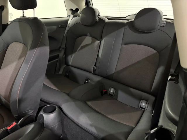 MINI Cooper 3D Essential Trim Automatik *LED*NAVI*PDC*