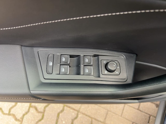 Volkswagen T-Roc 1.5 TSI DSG R-Line