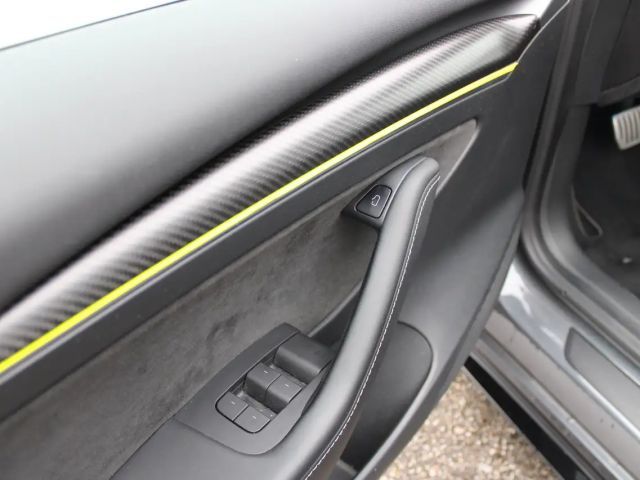 Tesla Model 3 AWD Performance