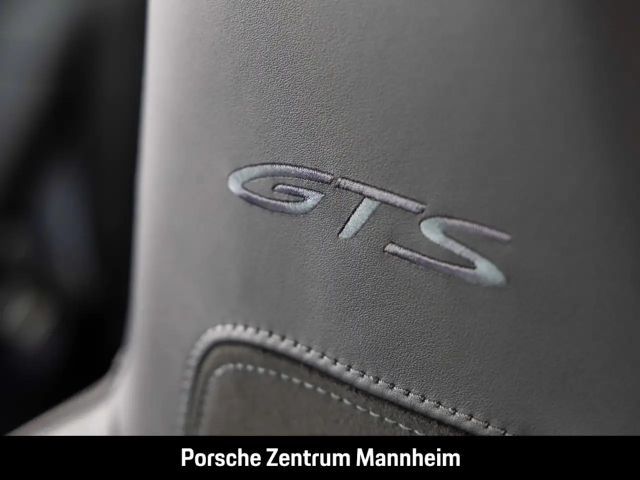 Porsche 992 Carrera Coupé GTS