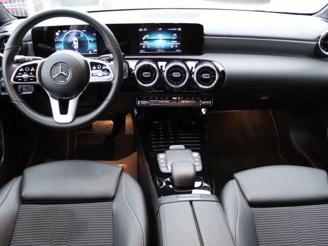 Mercedes-Benz A 180 A 180 d Hatchback