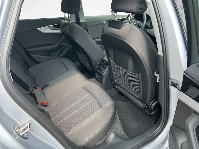 Audi A4 30 TDI S-Tronic Sedan