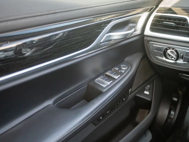 BMW 740 Sedan xDrive