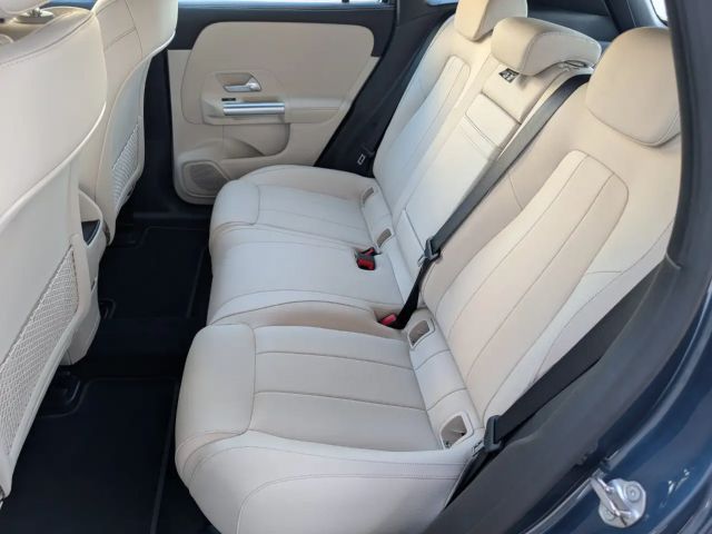 Mercedes-Benz EQA 300 4MATIC Progressive