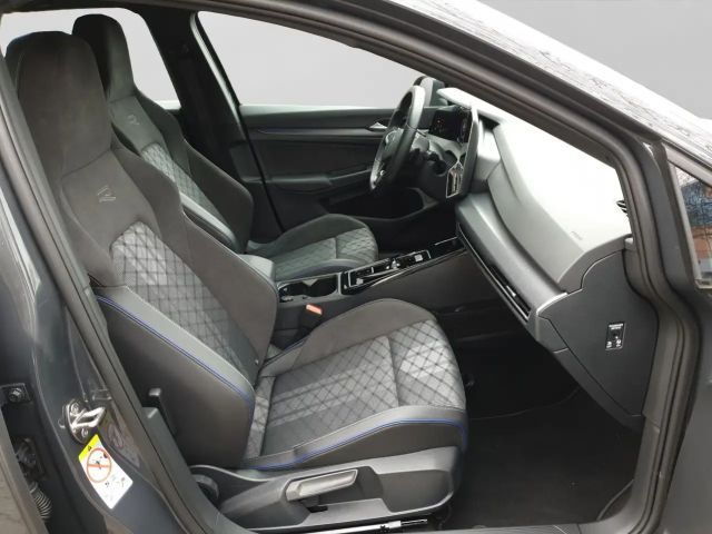 Volkswagen Golf 1.5 eTSI DSG R-Line