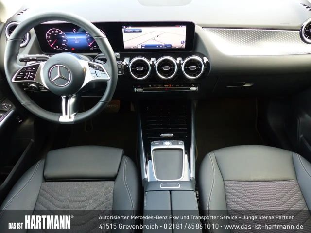 Mercedes-Benz B 200 Progressive Sedan