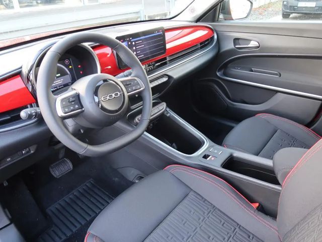 Fiat 600e RED Apple Carplay Android Auto Klima PDC