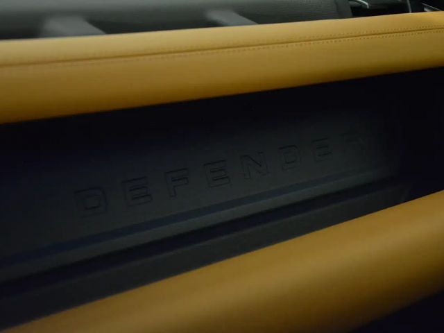 Land Rover Defender 110 AWD D300
