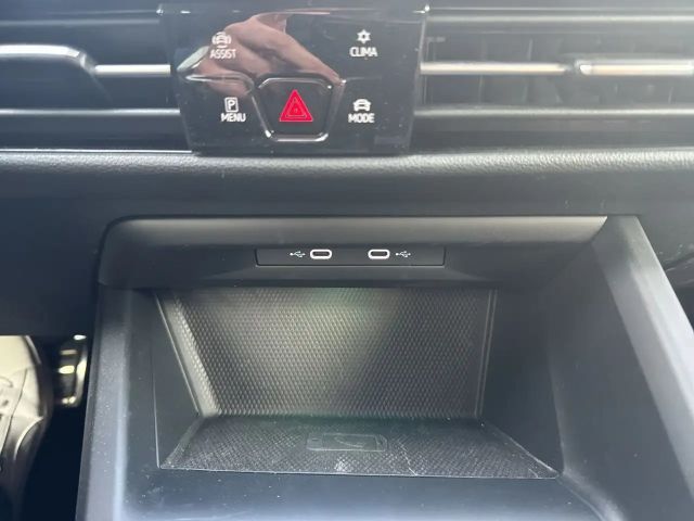 Volkswagen Golf 1.5 eTSI Golf VIII Style