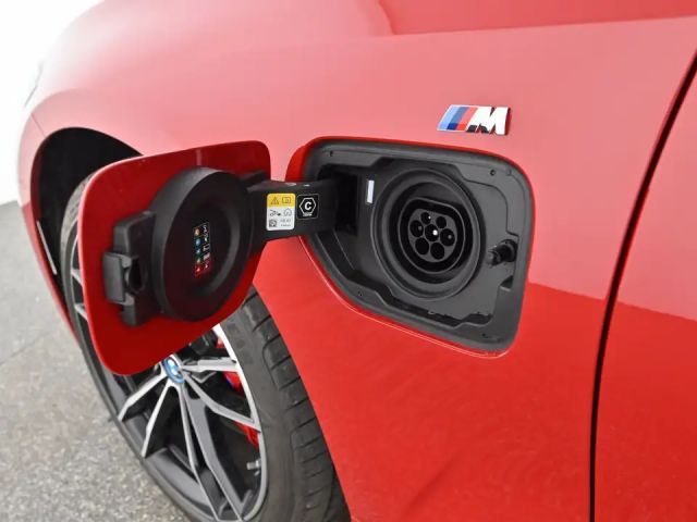 BMW 330 330e Sedan xDrive