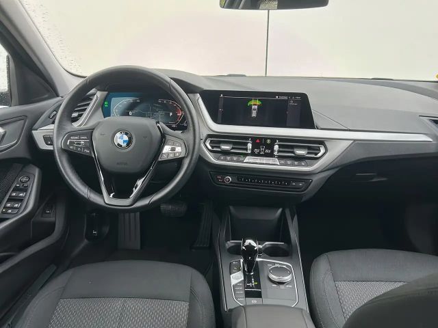 BMW 118 118d Sedan