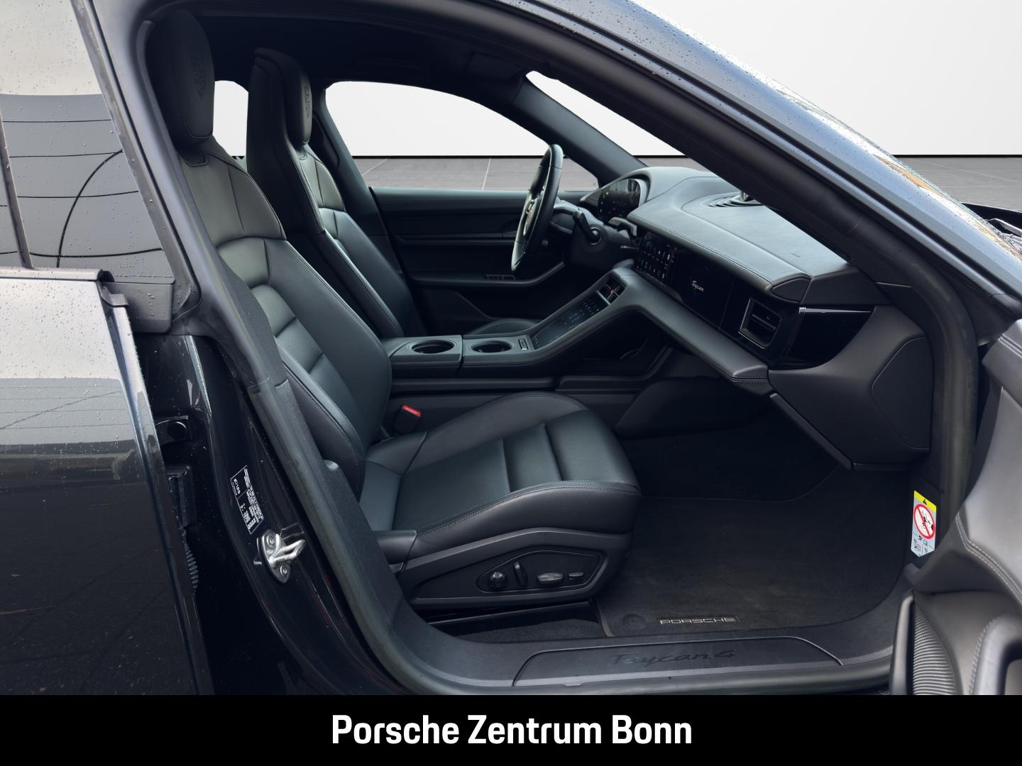 Porsche Taycan 4 Cross Turismo