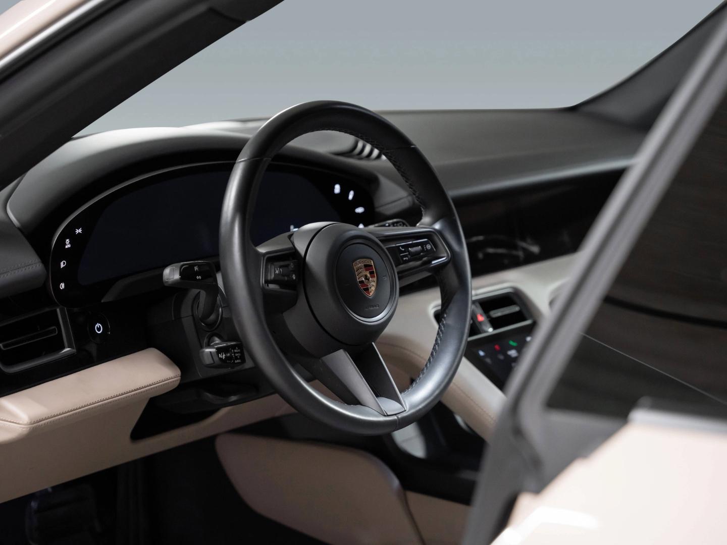 Porsche Taycan 4 Cross Turismo