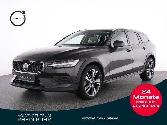 Volvo V60 Cross Country AWD Plus