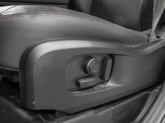 Land Rover Defender 110 Dynamic P400 SE