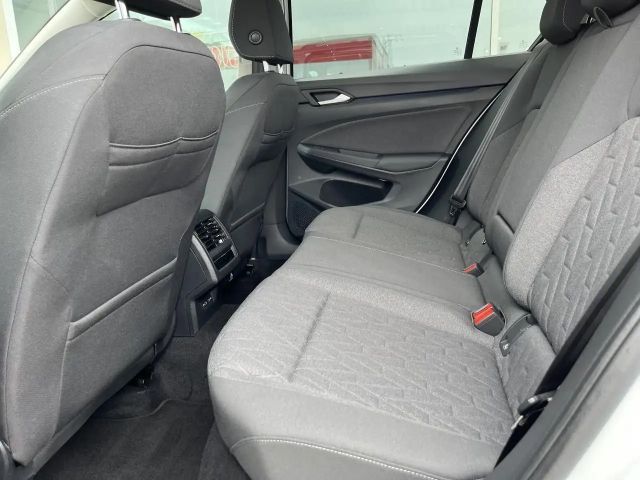 Volkswagen Golf 1.5 eTSI DSG Life