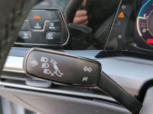 Volkswagen Golf DSG Life Variant