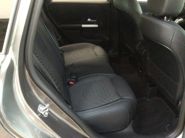 Mercedes-Benz B 200 Progressive