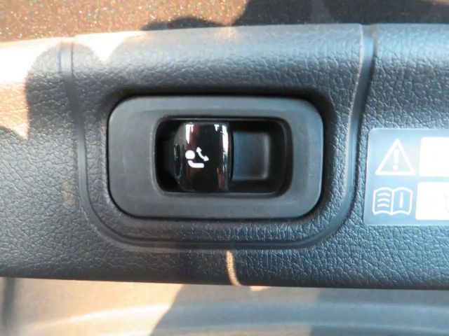 Mercedes-Benz C 180 AVANTGARDE Sedan