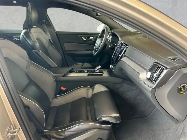 Volvo V60 Cross Country AWD Ultimate