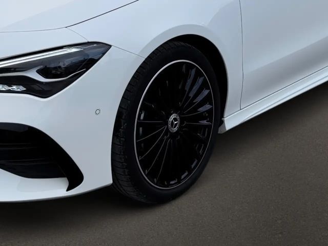 Mercedes-Benz CLA 200 AMG Line Coupé Sedan