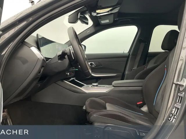 BMW 320 320d M-Sport Sedan xDrive