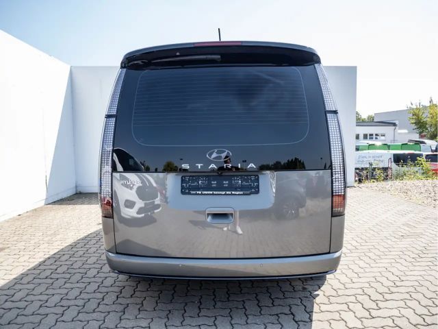 Hyundai Staria Signature