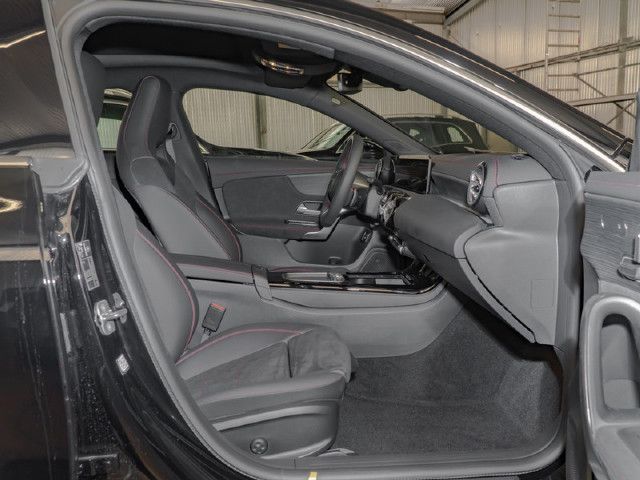 Mercedes-Benz CLA 180 AMG Line Shooting Brake