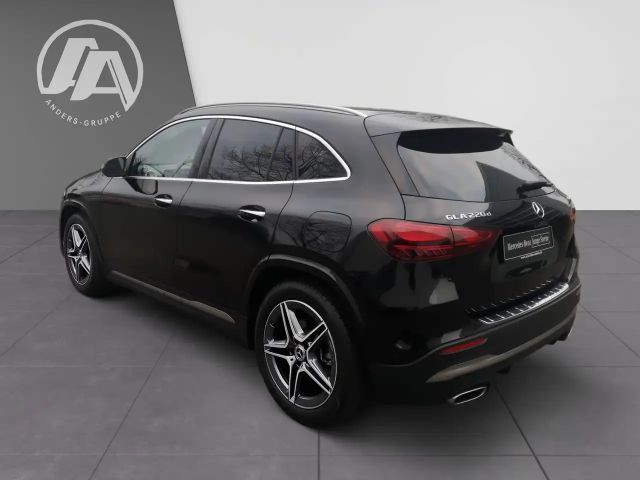 Mercedes-Benz GLA 220 4MATIC AMG Line GLA 220 d