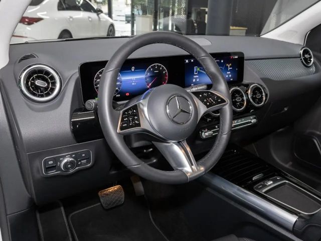 Mercedes-Benz B 180 W-Paket ParkAss. LED SpurH el.Heck LM KAM