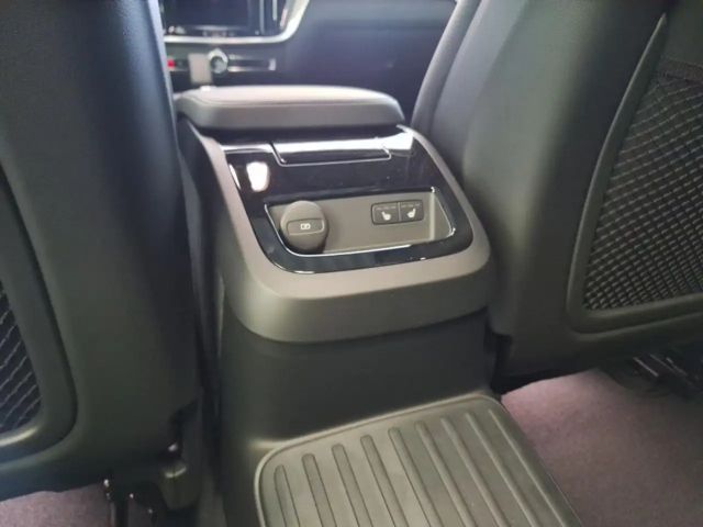 Volvo V60 AWD Dark Plus T6