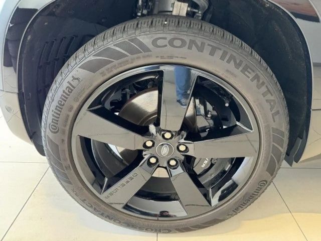 Land Rover Defender 110