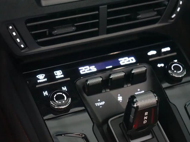 Porsche 992 Cabrio Carrera GTS