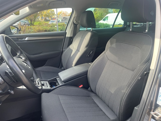 Skoda Superb 2.0 TDI Combi Style Style