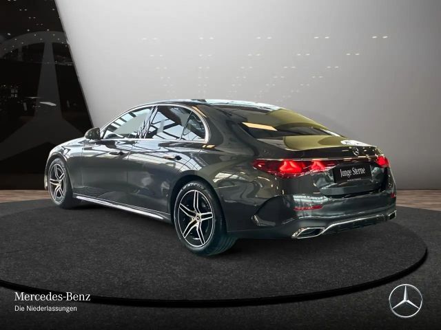 Mercedes-Benz E 200 AMG Line Sedan