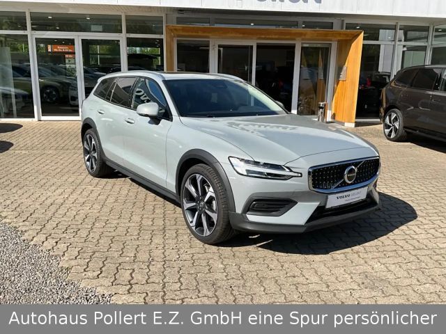 Volvo V60 Cross Country AWD Plus