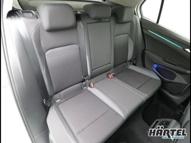 Volkswagen Golf 1.5 eTSI DSG