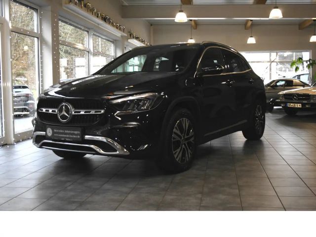 Mercedes-Benz GLA 200 4MATIC GLA 200 d