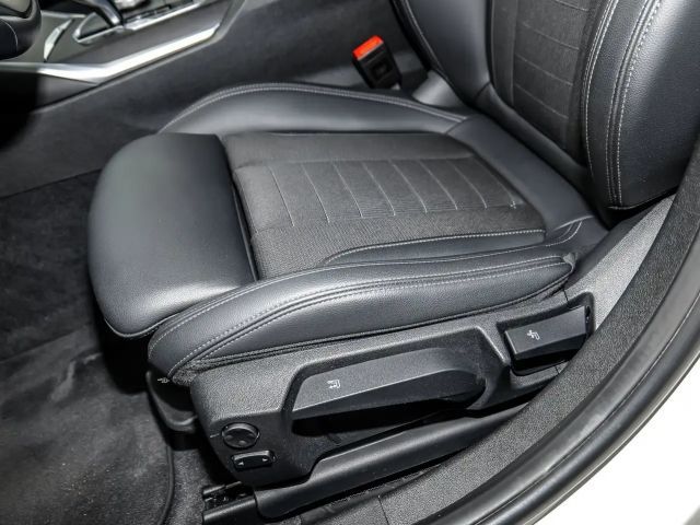 BMW 330 330e xDrive