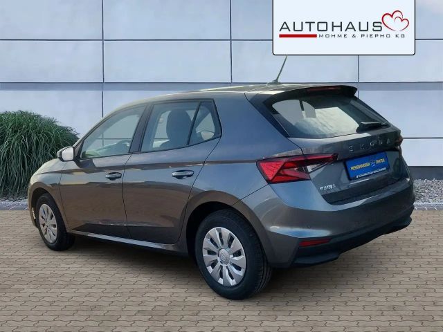 Skoda Fabia Essence LED Sitzh. 5 J Garantie