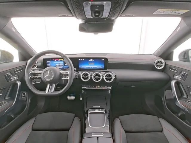 Mercedes-Benz CLA 200 AMG Line Coupé