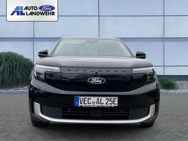 Ford Explorer Extended range RWD