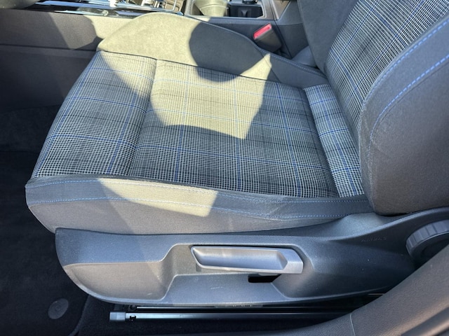 Volkswagen Golf Standheizung/ Pano/CarPlay/Kamera