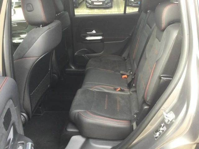 Mercedes-Benz GLB 200 AMG Line Premium