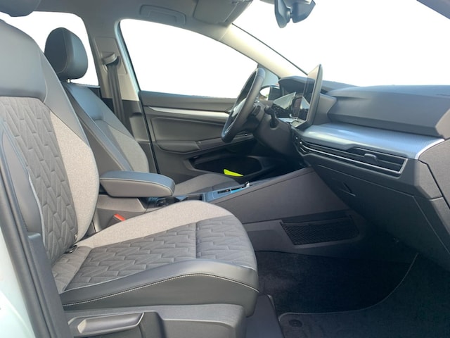 Volkswagen Golf 1.5 eTSI DSG